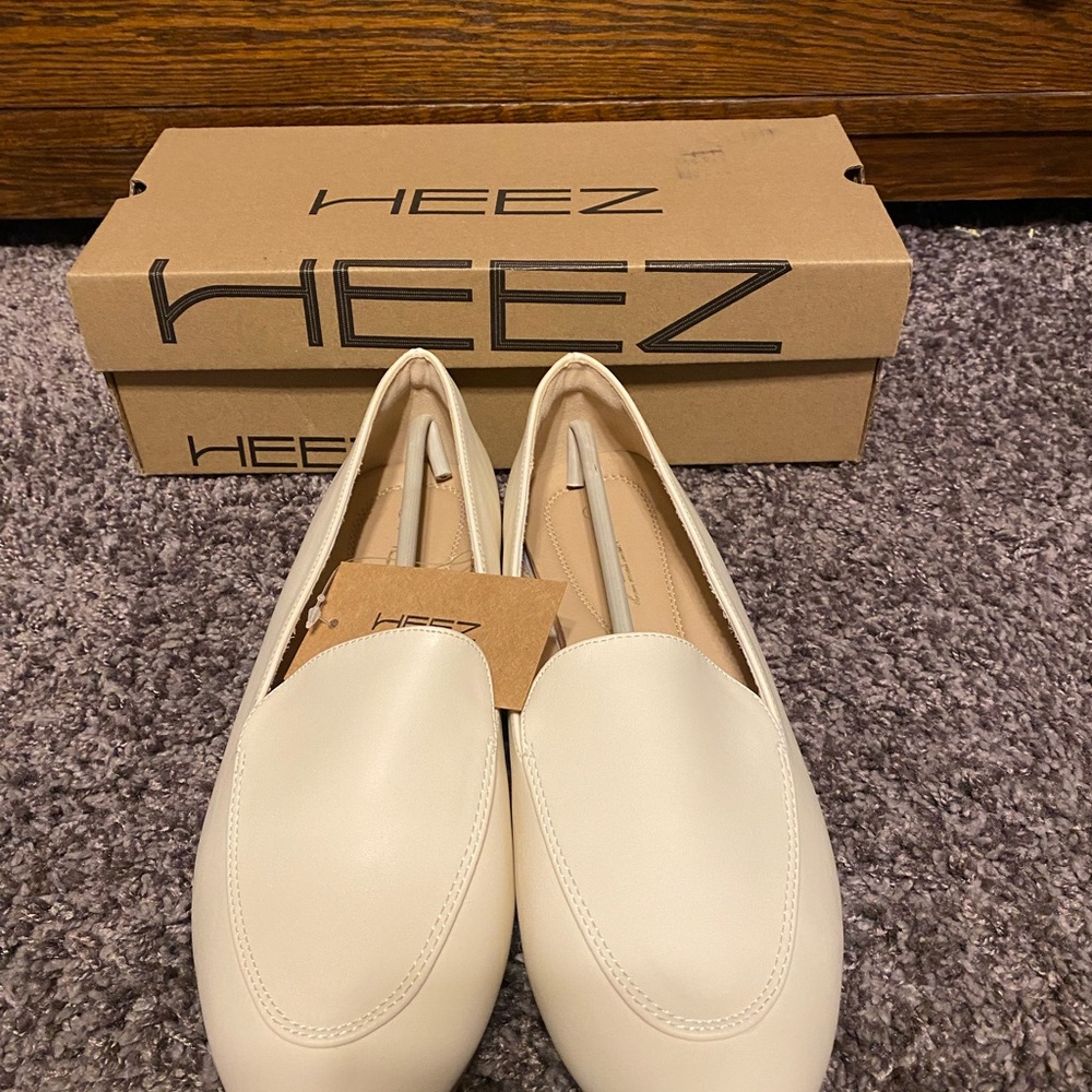 Women's Elegant Cream Loafers